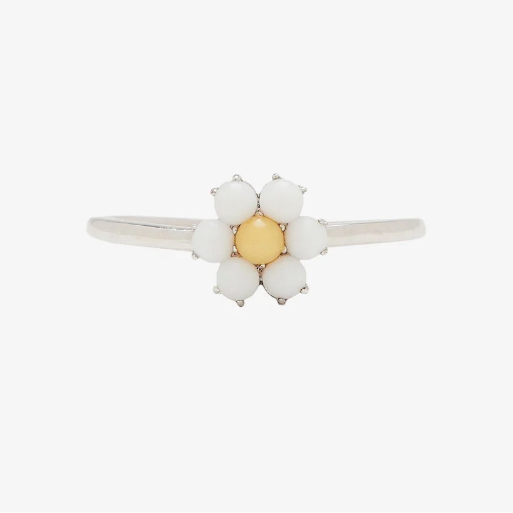 Adorable daisy earring and ring set - Picture 4 of 5